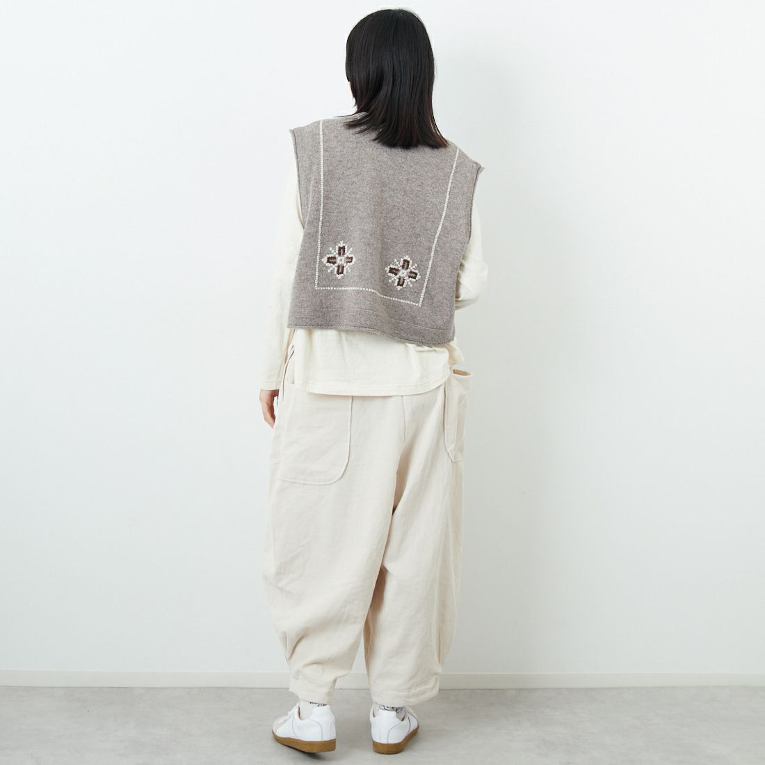 tumugu: [ツムグ] シェットランドウール×ロービング刺繍 2WAYベスト [TK25407] 17 MOCHA &&モデル身長：162cm 着用サイズ：F&&