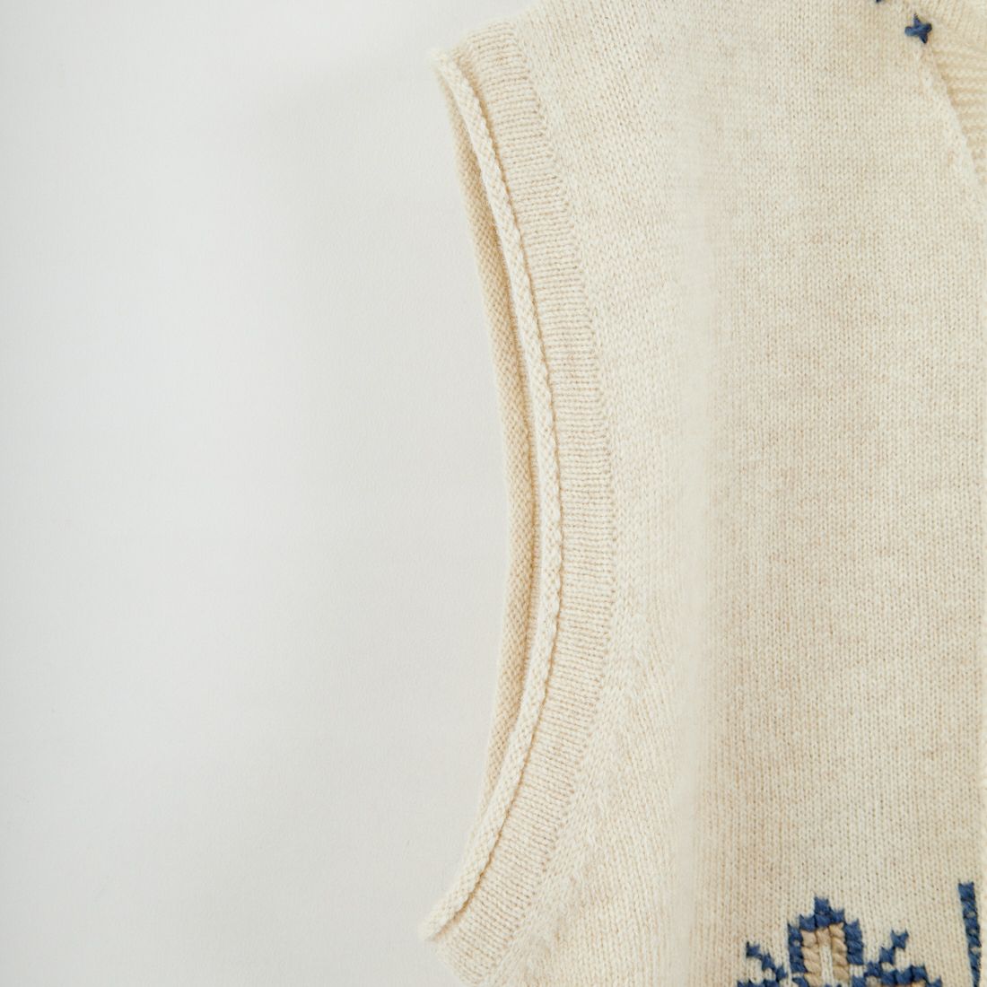 tumugu: [ツムグ] シェットランドウール×ロービング刺繍 2WAYベスト [TK25407] 06 KINARI