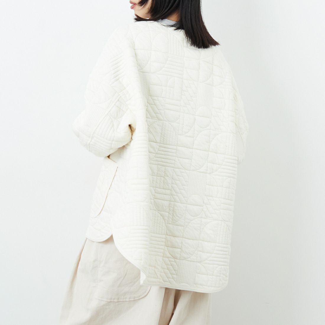 tumugu: [ツムグ] 幾何学キルティングジャケット [TC25404] 06 KINARI &&モデル身長：162cm 着用サイズ：F&&