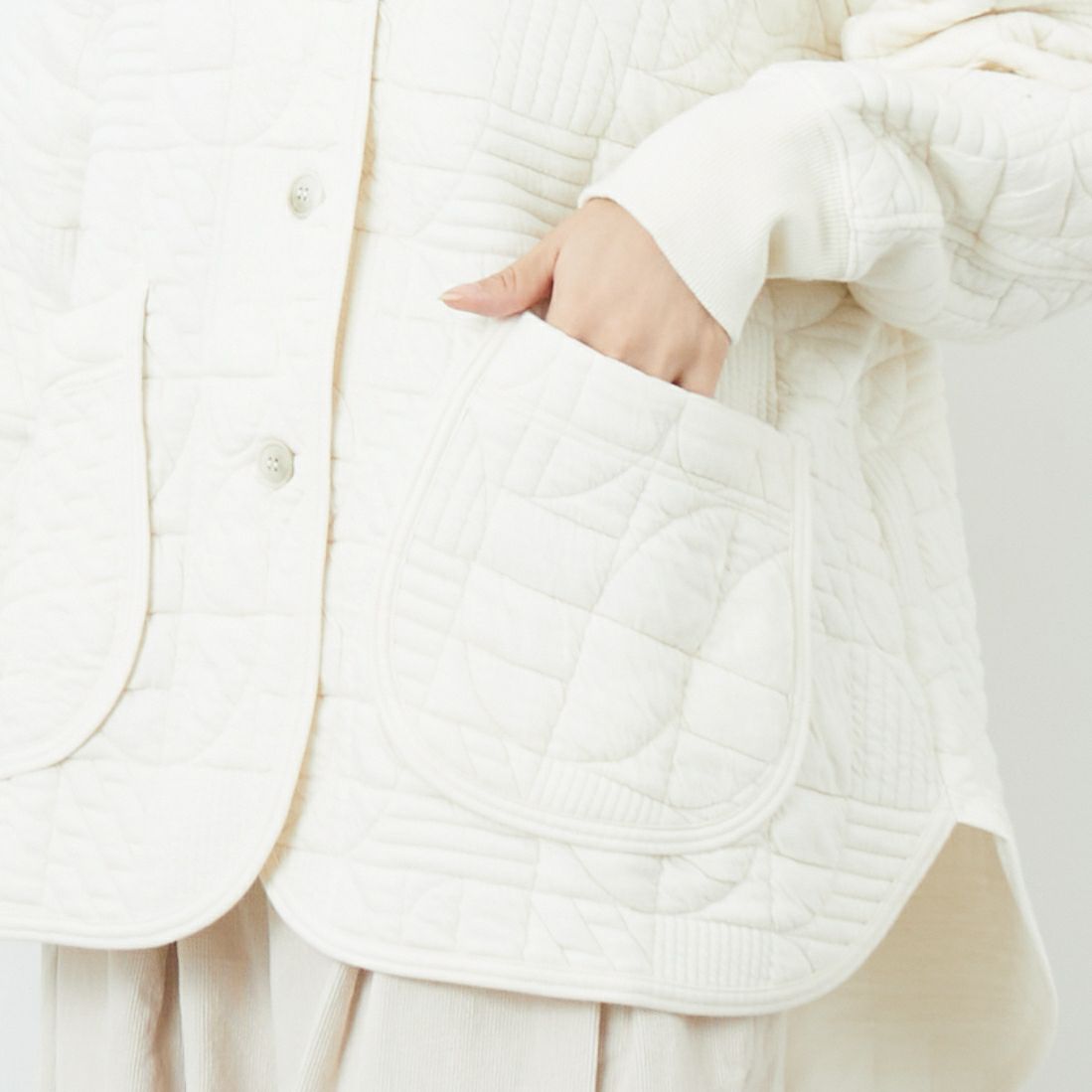 tumugu: [ツムグ] 幾何学キルティングジャケット [TC25404] 06 KINARI &&モデル身長：162cm 着用サイズ：F&&