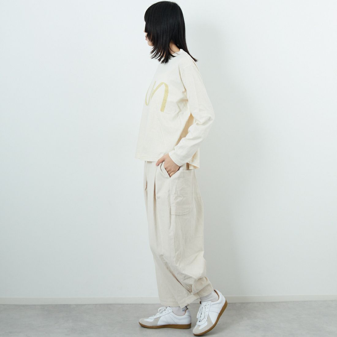 tumugu: [ツムグ] ラフィ天竺 長袖プリントTシャツ [TC25401] 06 KINARI &&モデル身長：162cm 着用サイズ：F&&