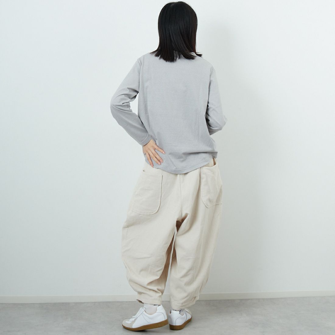 tumugu: [ツムグ] ラフィ天竺 長袖プリントTシャツ [TC25401] 80 L.GRAY &&モデル身長：162cm 着用サイズ：F&&