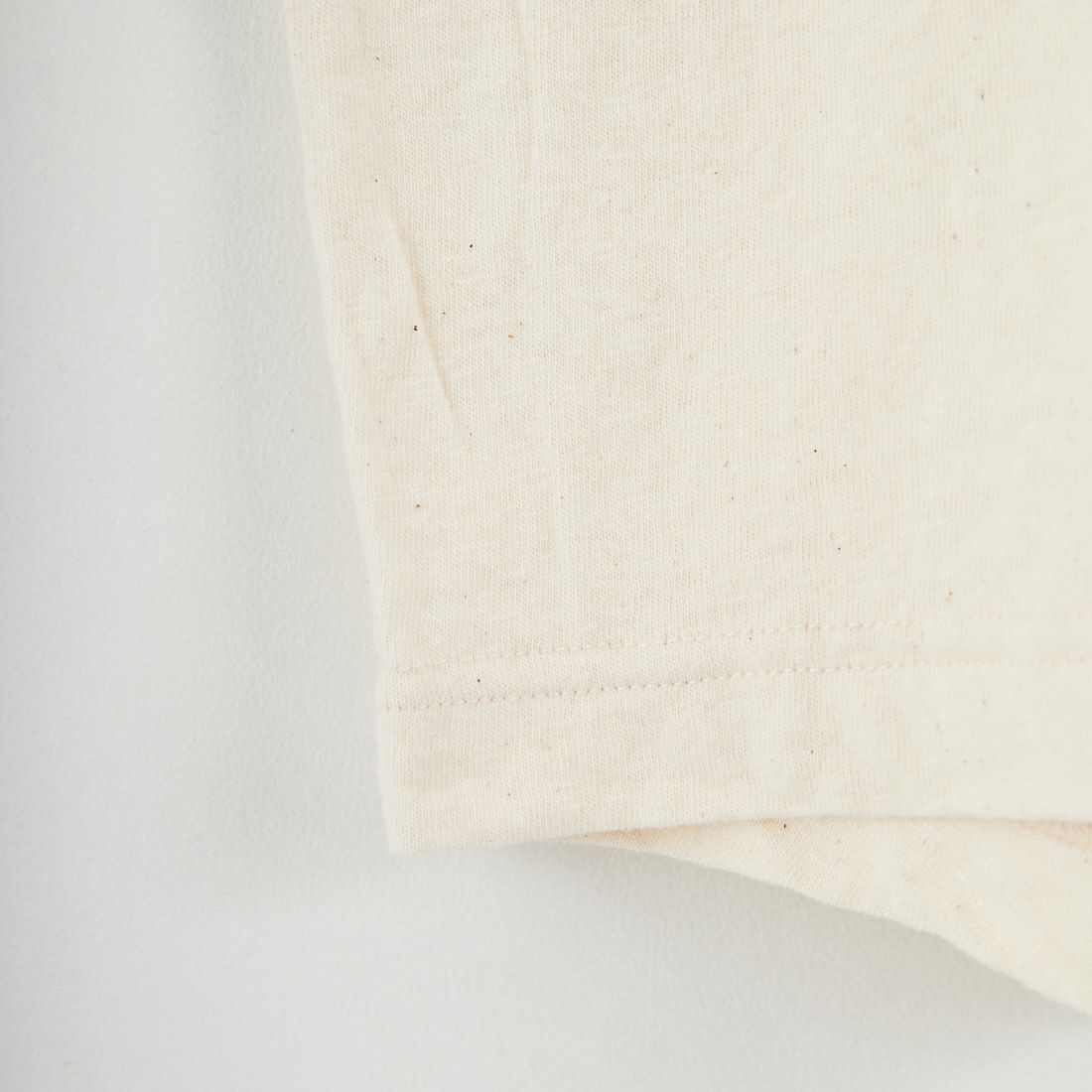 tumugu: [ツムグ] ラフィ天竺 長袖プリントTシャツ [TC25401] 06 KINARI