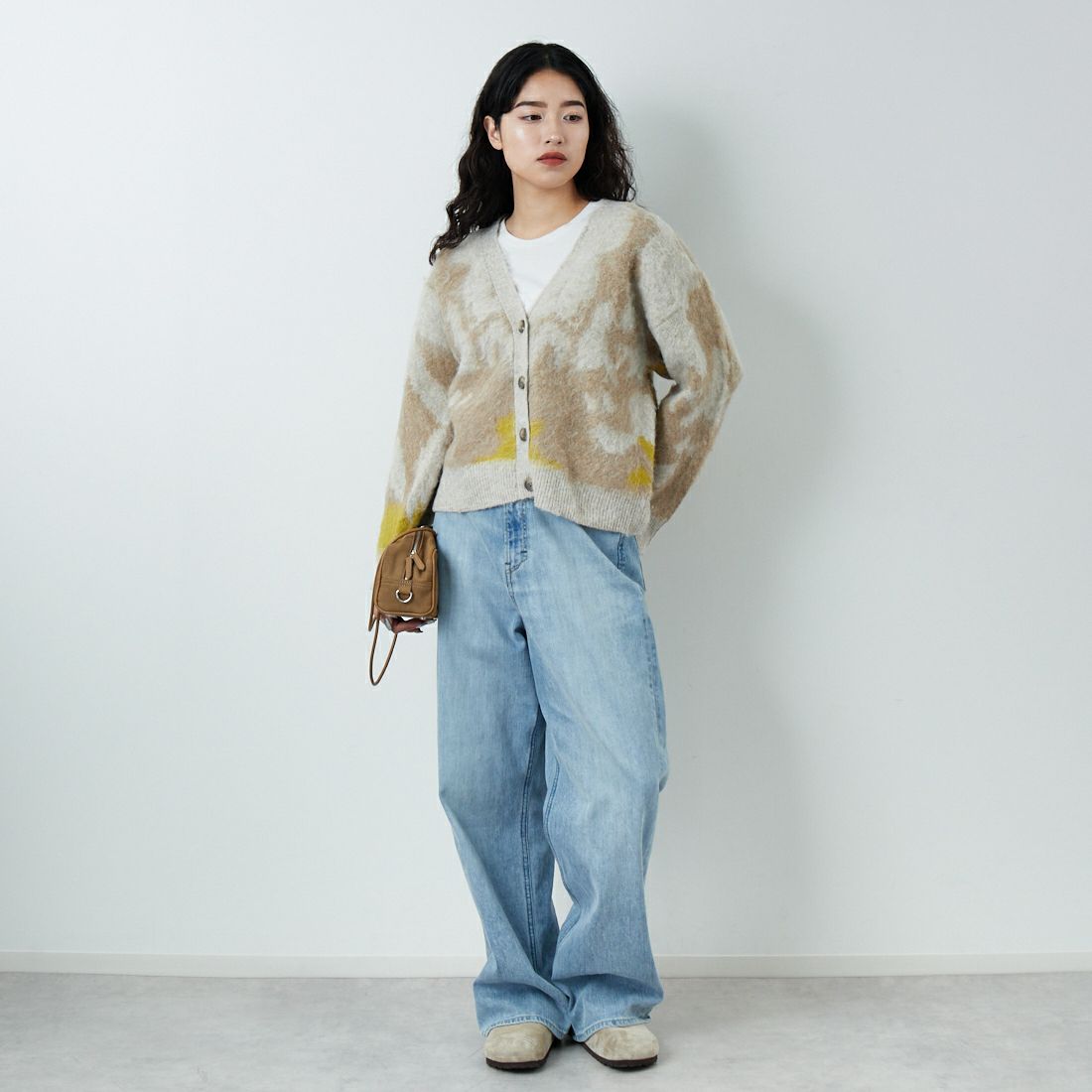 Jf Ready Made [ジェイエフレディメイド] にじみ柄Vネックカーディガン [3109236] 289 ｲｴﾛｰ Jf Ready Made [ジェイエフレディメイド] にじみ柄Vネックカーディガン [3109236] 342 ﾋﾟﾝｸ &&モデル身長：162cm 着用サイズ：F&&