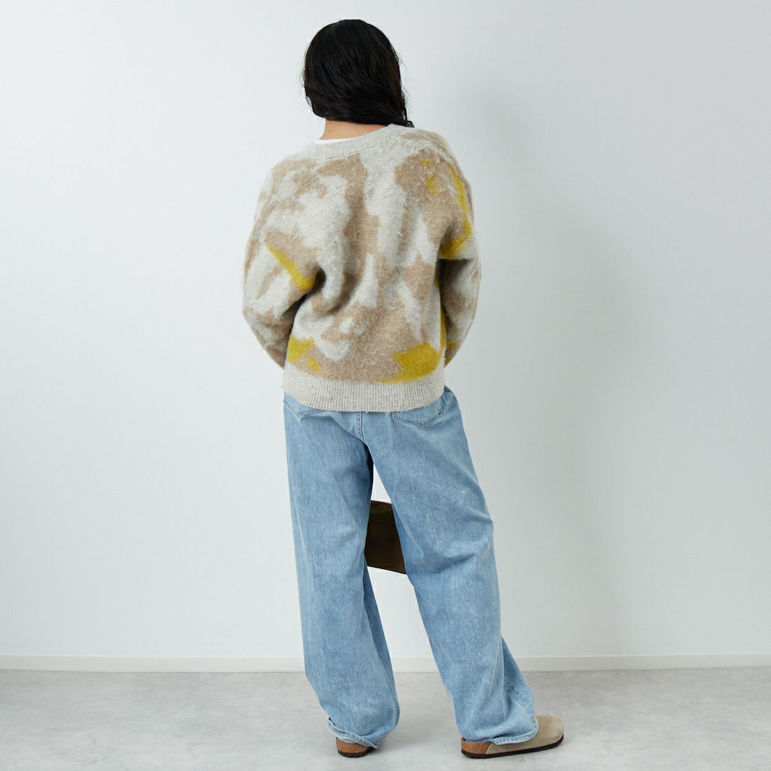 Jf Ready Made [ジェイエフレディメイド] にじみ柄Vネックカーディガン [3109236] 289 ｲｴﾛｰ Jf Ready Made [ジェイエフレディメイド] にじみ柄Vネックカーディガン [3109236] 342 ﾋﾟﾝｸ &&モデル身長：162cm 着用サイズ：F&&