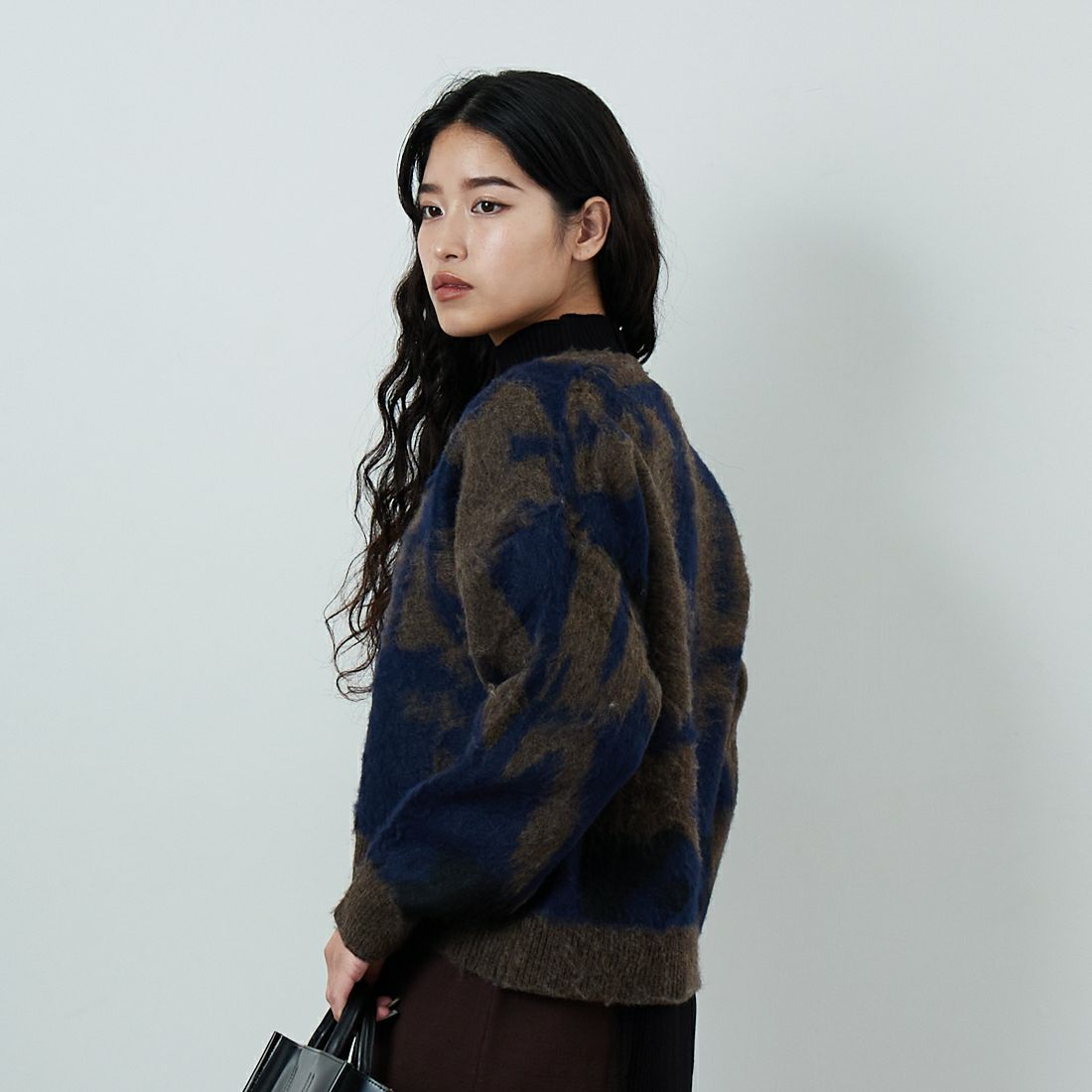 Jf Ready Made [ジェイエフレディメイド] にじみ柄Vネックカーディガン [3109236] 790 ﾌﾞﾗｳﾝ &&モデル身長：162cm 着用サイズ：F&&