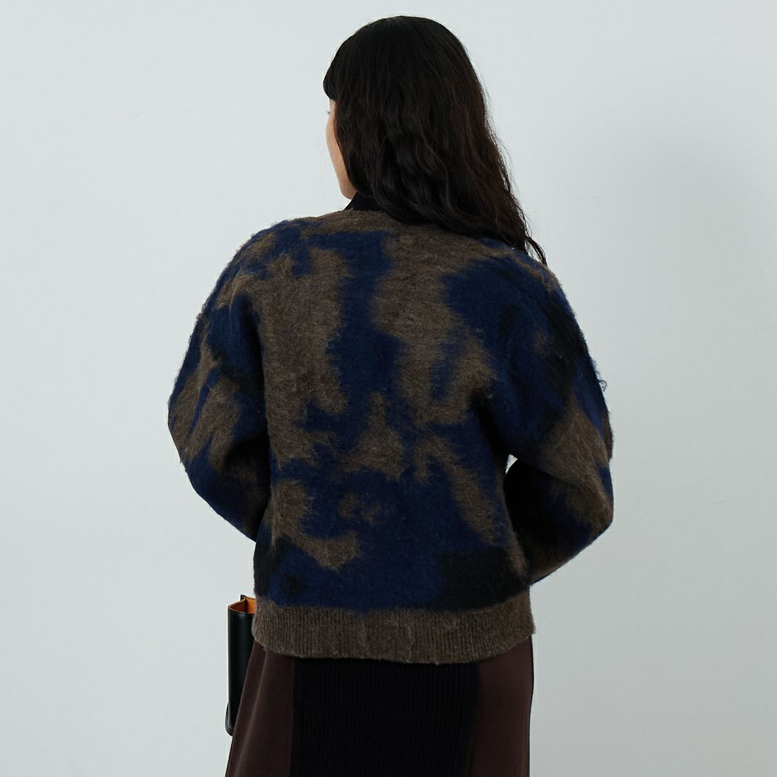 Jf Ready Made [ジェイエフレディメイド] にじみ柄Vネックカーディガン [3109236] 790 ﾌﾞﾗｳﾝ &&モデル身長：162cm 着用サイズ：F&&