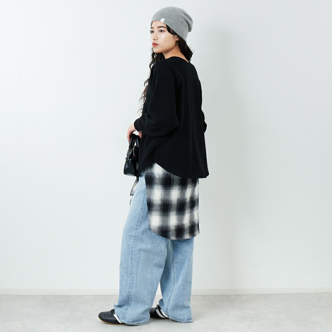 Jf Ready Made [ジェイエフレディメイド] 裏起毛プリントプルオーバー [3109151] 801 ﾌﾞﾗｯｸ &&モデル身長：162cm 着用サイズ：F&&