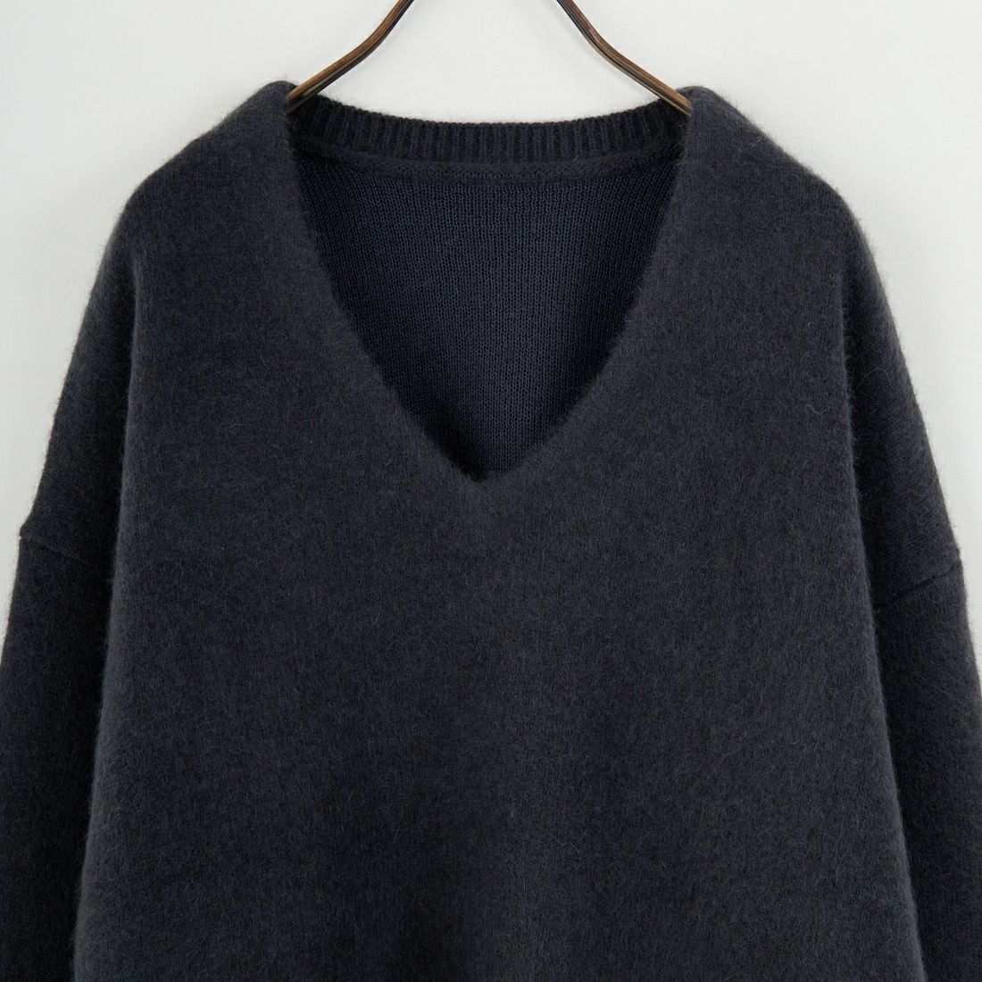 MICA&DEAL [マイカアンドディール] ラクーンVネックプルオーバー [0125408339] CHARCOAL