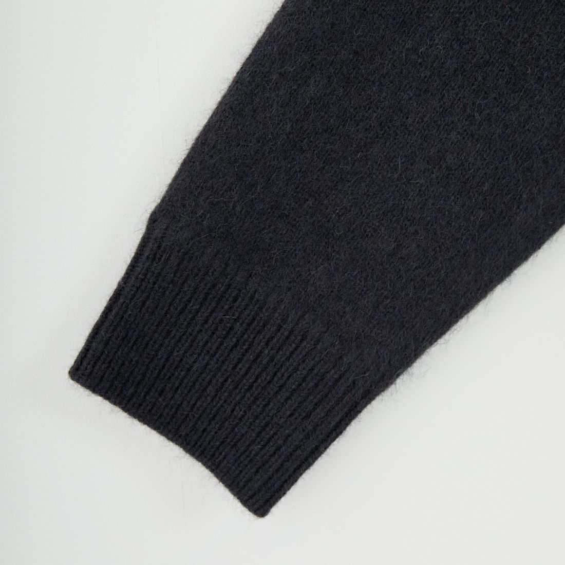 MICA&DEAL [マイカアンドディール] ラクーンVネックプルオーバー [0125408339] CHARCOAL