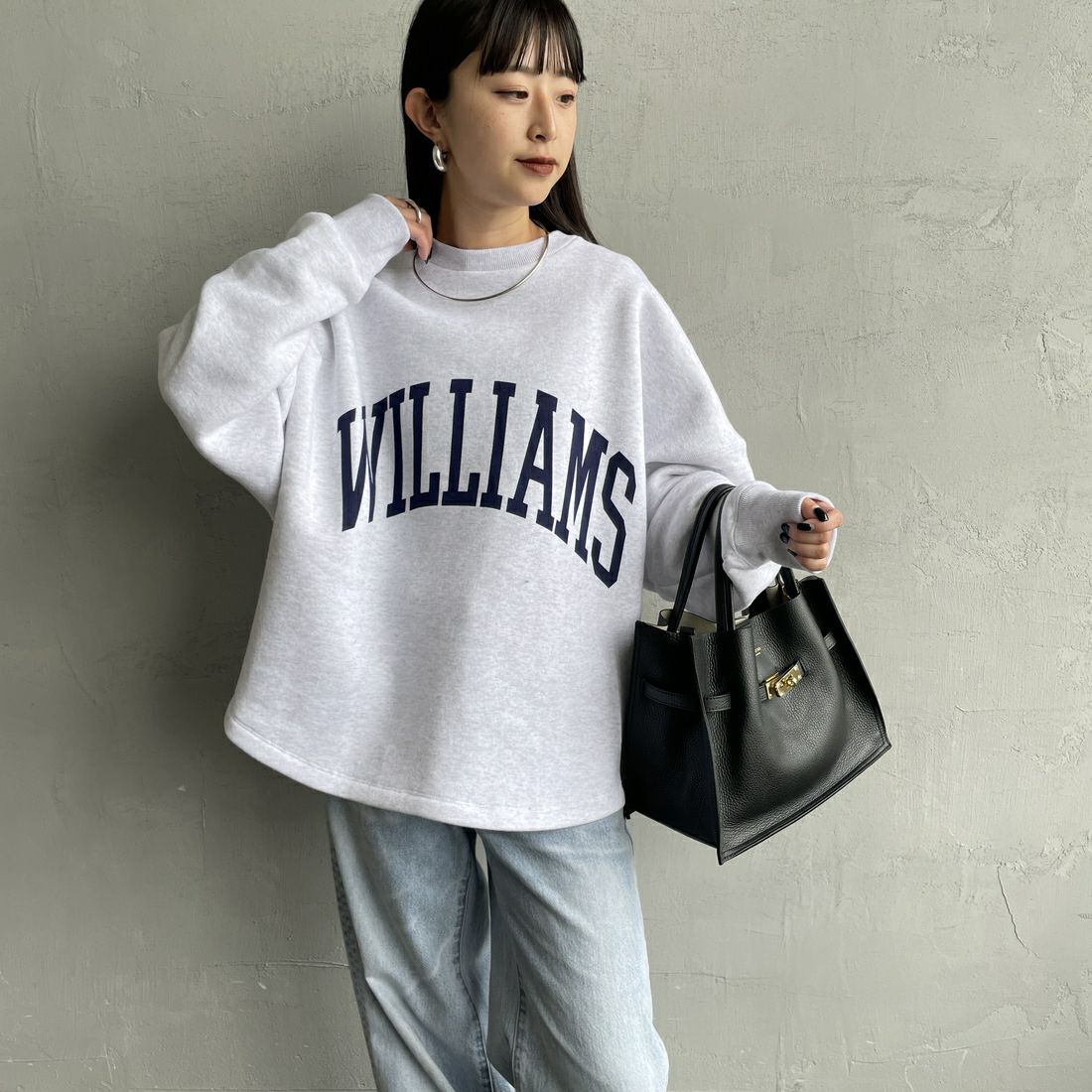 MICA&DEAL [マイカアンドディール] WILLIAMS 裏毛プルオーバー [0125409334] L/GRAY &&モデル身長：150cm 着用サイズ：F&&