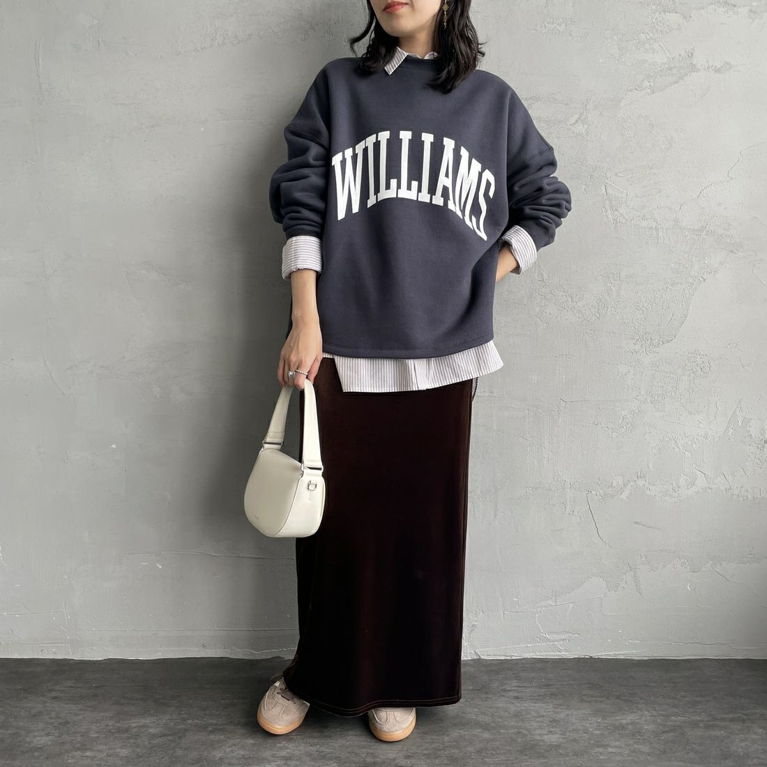 MICA&DEAL [マイカアンドディール] WILLIAMS 裏毛プルオーバー [0125409334] CHARCOAL &&モデル身長：160cm 着用サイズ：F&&