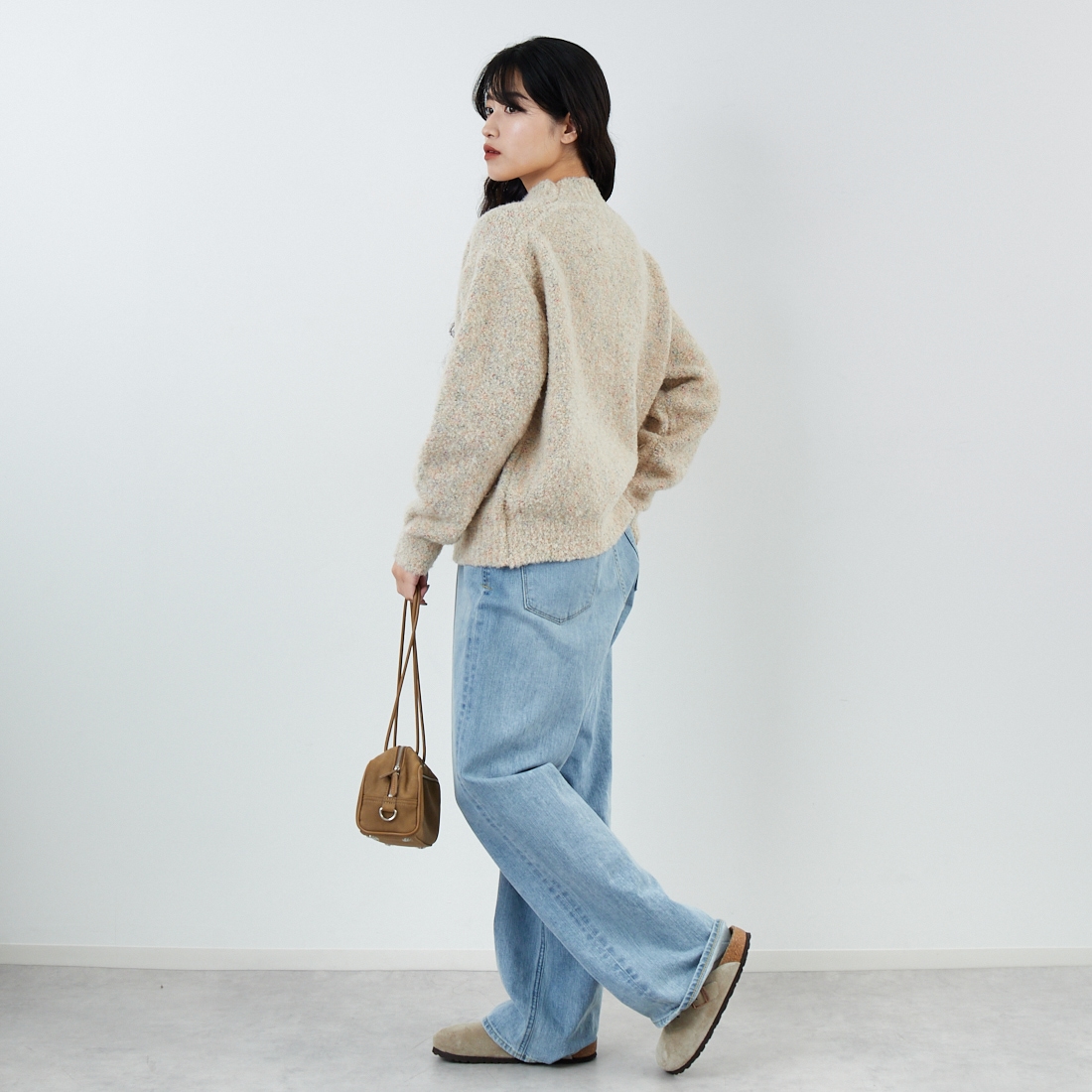 MICA&DEAL [マイカアンドディール] ミックスヤーンプルオーバー [0125408342] ECRU &&モデル身長：162cm 着用サイズ：F&&