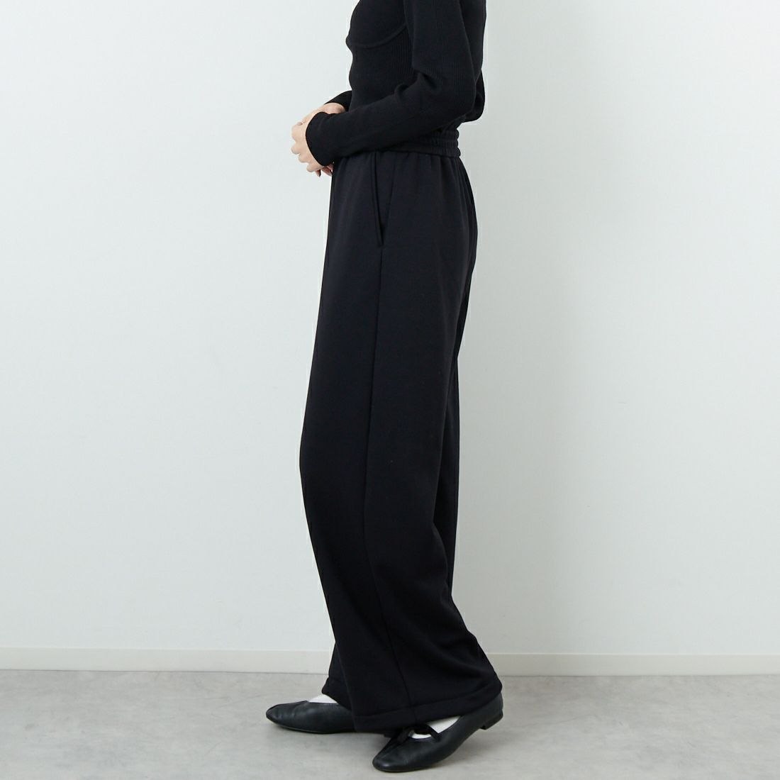 MICA&DEAL [マイカアンドディール] 裏起毛ウォームワイドパンツ [0125403309] D/NAVY &&モデル身長：162cm 着用サイズ：F&&