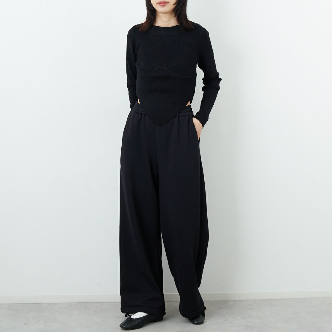 MICA&DEAL [マイカアンドディール] 裏起毛ウォームワイドパンツ [0125403309] D/NAVY &&モデル身長：162cm 着用サイズ：F&&