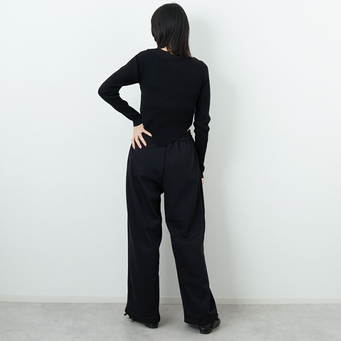 MICA&DEAL [マイカアンドディール] 裏起毛ウォームワイドパンツ [0125403309] D/NAVY &&モデル身長：162cm 着用サイズ：F&&