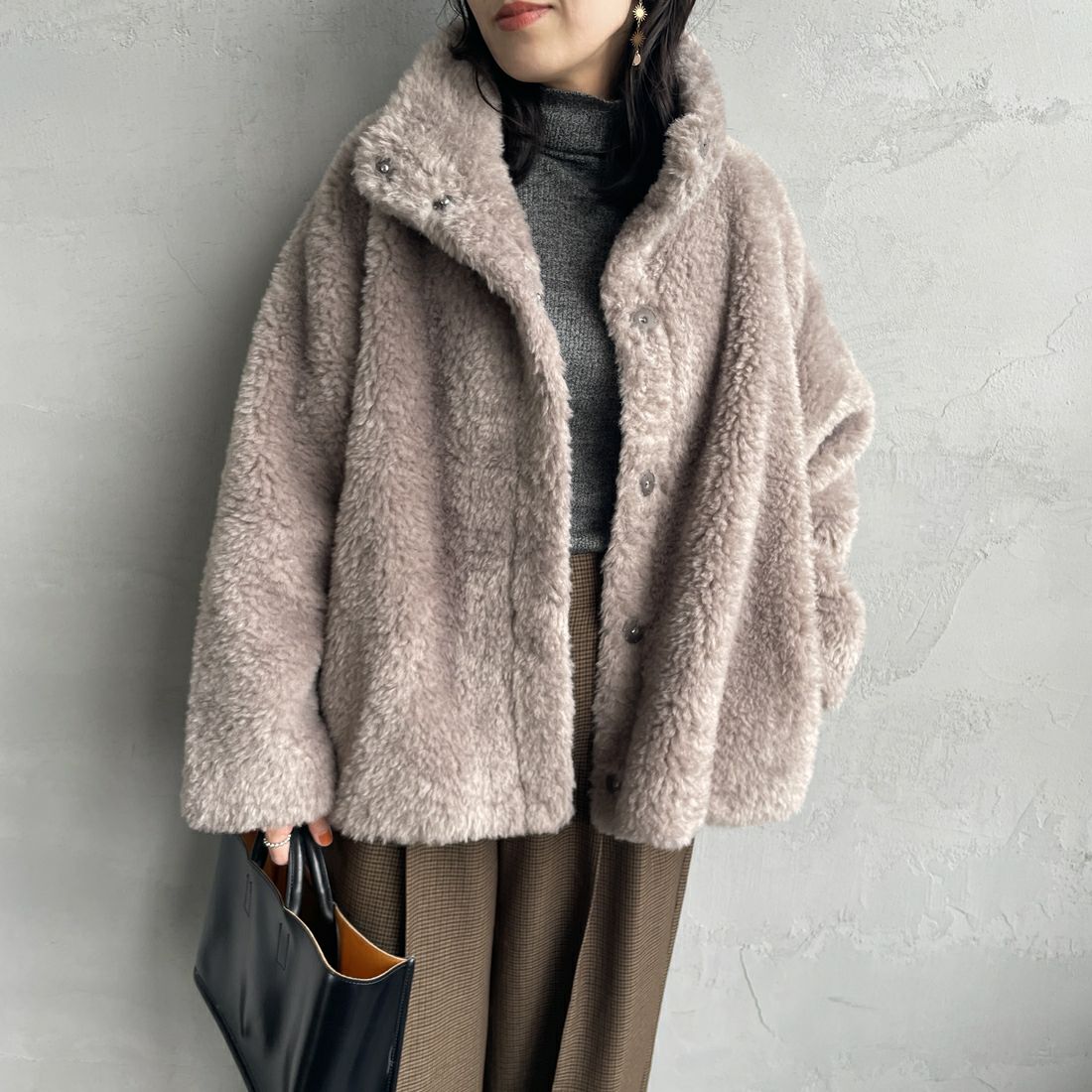 MICA&DEAL [マイカアンドディール] スタンドカラーボアブルゾン [0125406330] GREIGE &&モデル身長：160cm 着用サイズ：F&&