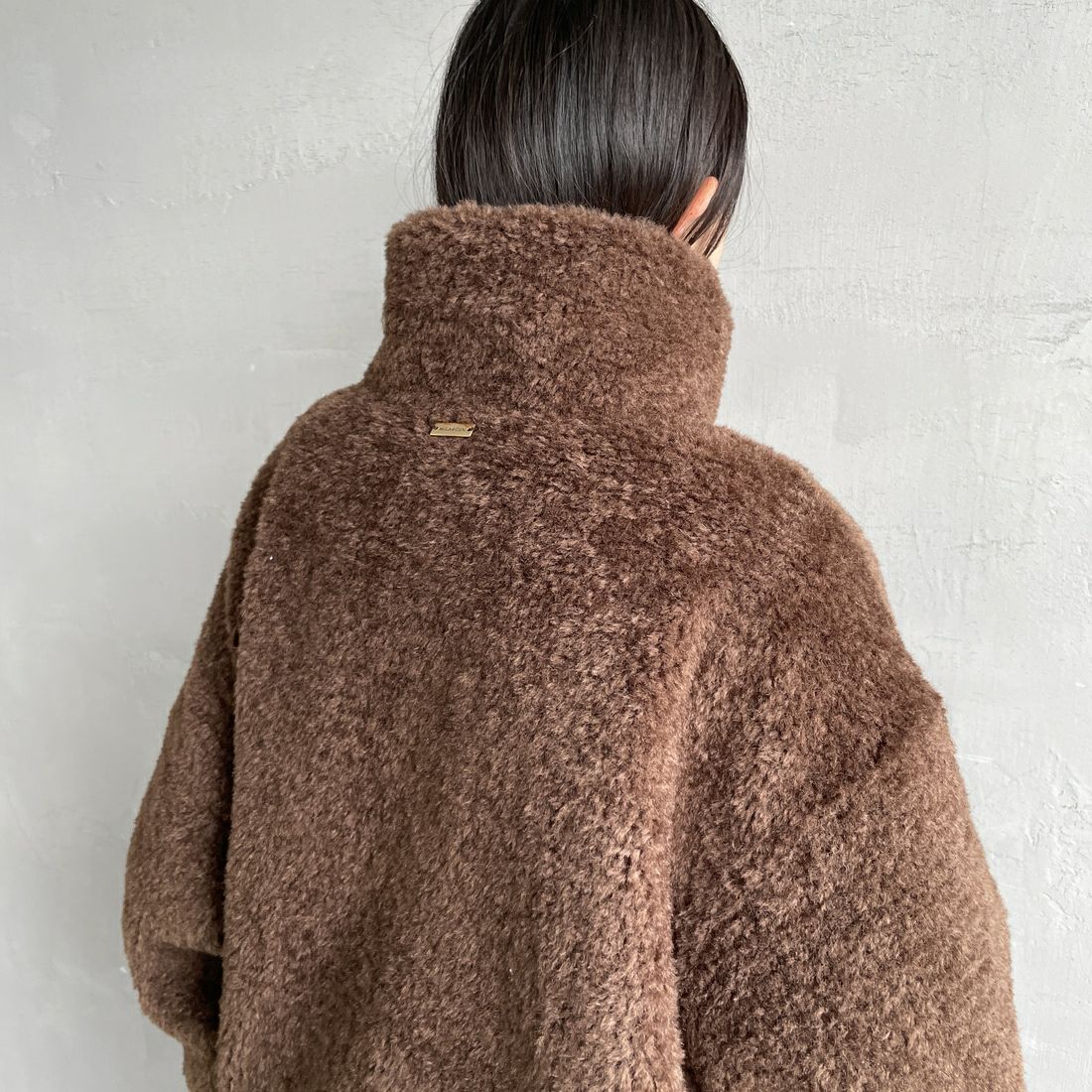 MICA&DEAL [マイカアンドディール] スタンドカラーボアブルゾン [0125406330] BROWN &&モデル身長：150cm 着用サイズ：F&&