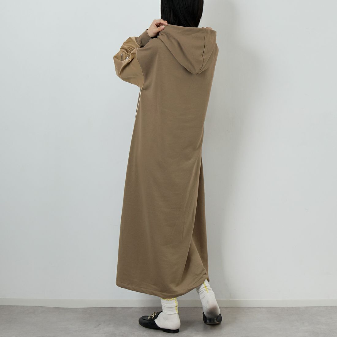 Jf Ready Made [ジェイエフレディメイド] 異素材ドッキングパーカーワンピース [922-24127] ﾌﾞﾗｳﾝ &&モデル身長：162cm 着用サイズ：F&&