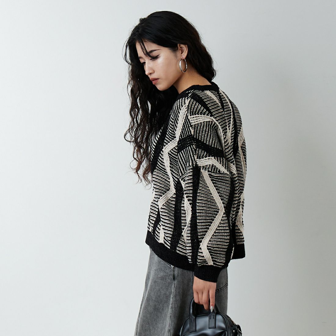 Jf Ready Made [ジェイエフレディメイド] モールヤーン ウェーブジャガードプルオーバー [923-14124] ﾌﾞﾗｯｸ/ﾍﾞｰｼ &&モデル身長：162cm 着用サイズ：F&&