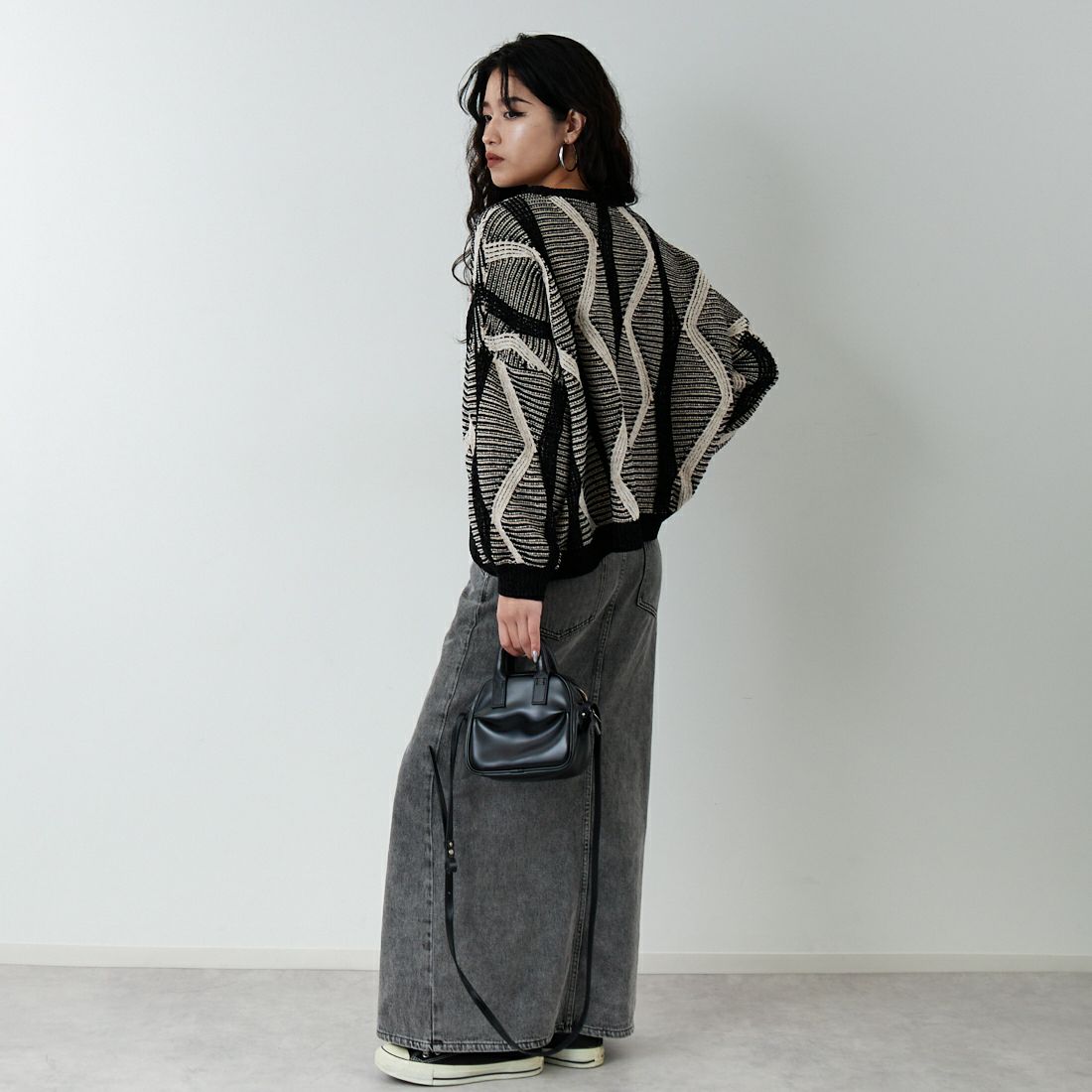 Jf Ready Made [ジェイエフレディメイド] モールヤーン ウェーブジャガードプルオーバー [923-14124] ﾌﾞﾗｯｸ/ﾍﾞｰｼ &&モデル身長：162cm 着用サイズ：F&&