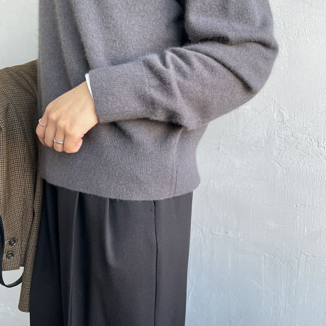 mizuiro ind [ミズイロインド] ハイゲージ襟付きプルオーバー [4-220099] 92 D.GRAY &&モデル身長：159cm 着用サイズ：F&&