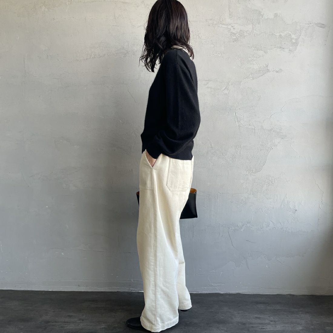 mizuiro ind [ミズイロインド] ハイゲージ襟付きプルオーバー [4-220099] 99A BLK/OW &&モデル身長：160cm 着用サイズ：F&&