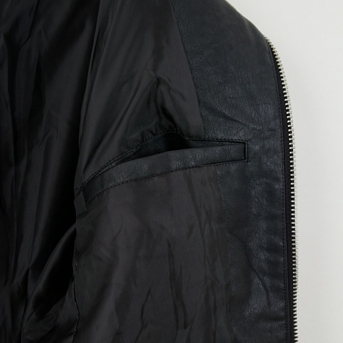 33Degrees [サーティスリーディグリーズ] フェイクレザー シングルライダースジャケット [560003IN] BLACK