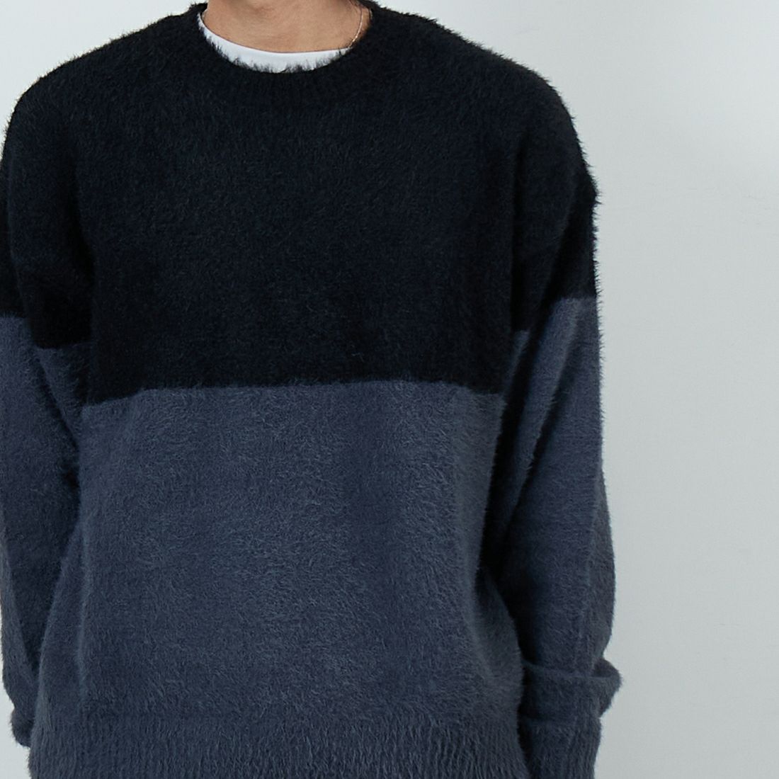 33Degrees [サーティスリーディグリーズ] シャギーツートンクルーネックニット [725807] BLK/CHR &&モデル身長：179cm 着用サイズ：M&&