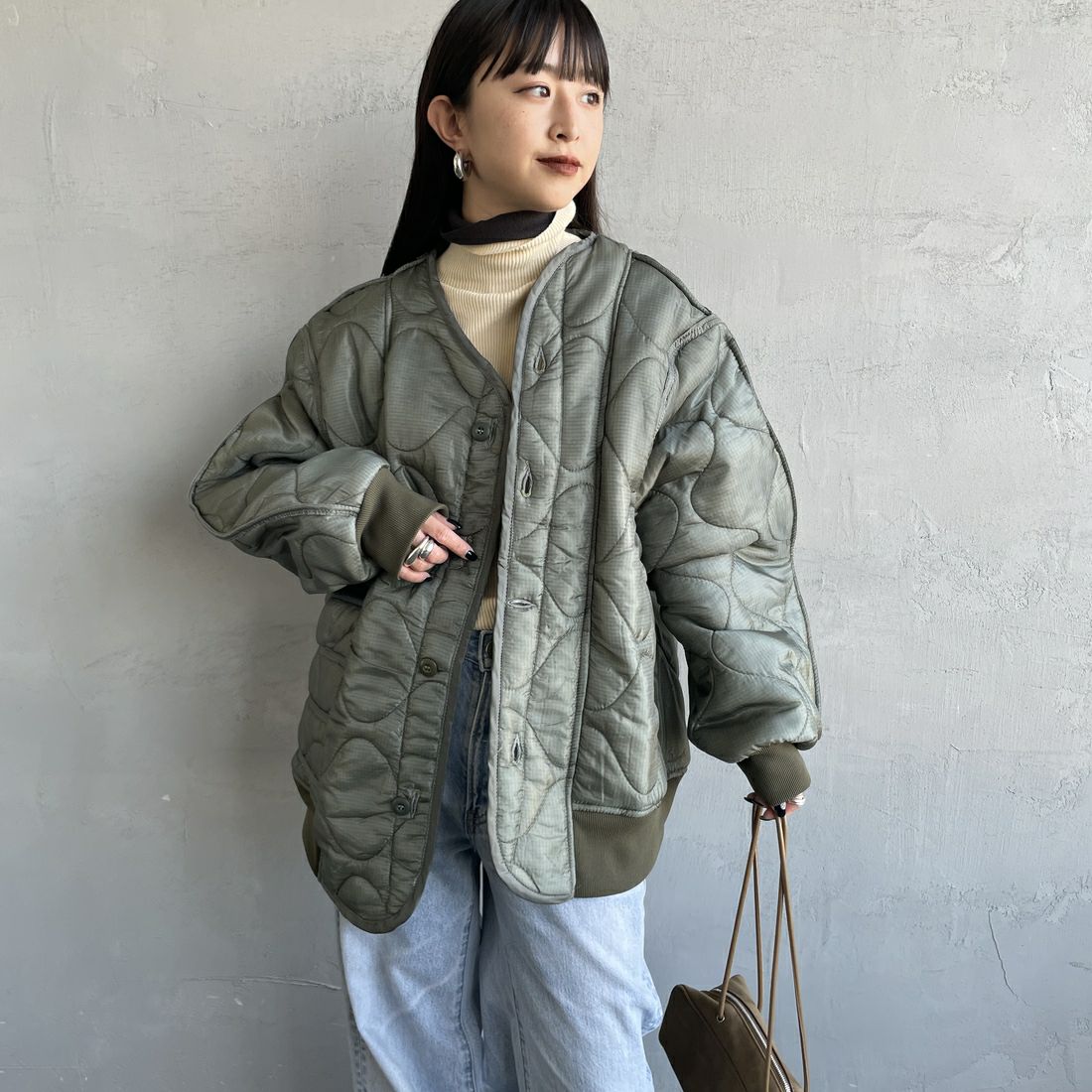 ODDMENT [オッドメント] キルティング MA-1ジャケット [QUILTING-MA-1] GREY &&モデル身長：150cm 着用サイズ：ONE SIZE&&
