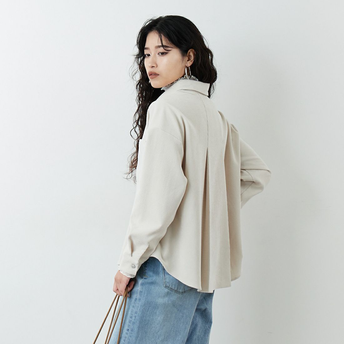 Jf Ready Made [ジイエフレディメイド] コーデュロイドロップタックブラウス [4225650] ｱｲﾎﾞﾘｰ &&モデル身長：162cm 着用サイズ：F&&