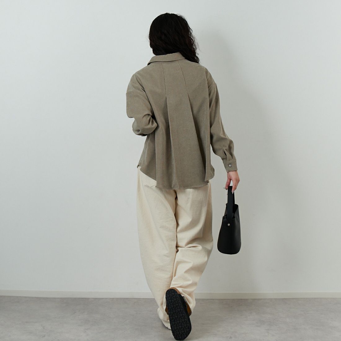 Jf Ready Made [ジイエフレディメイド] コーデュロイドロップタックブラウス [4225650] ｸﾞﾚｰﾍﾞｰｼﾞｭ &&モデル身長：162cm 着用サイズ：F&&