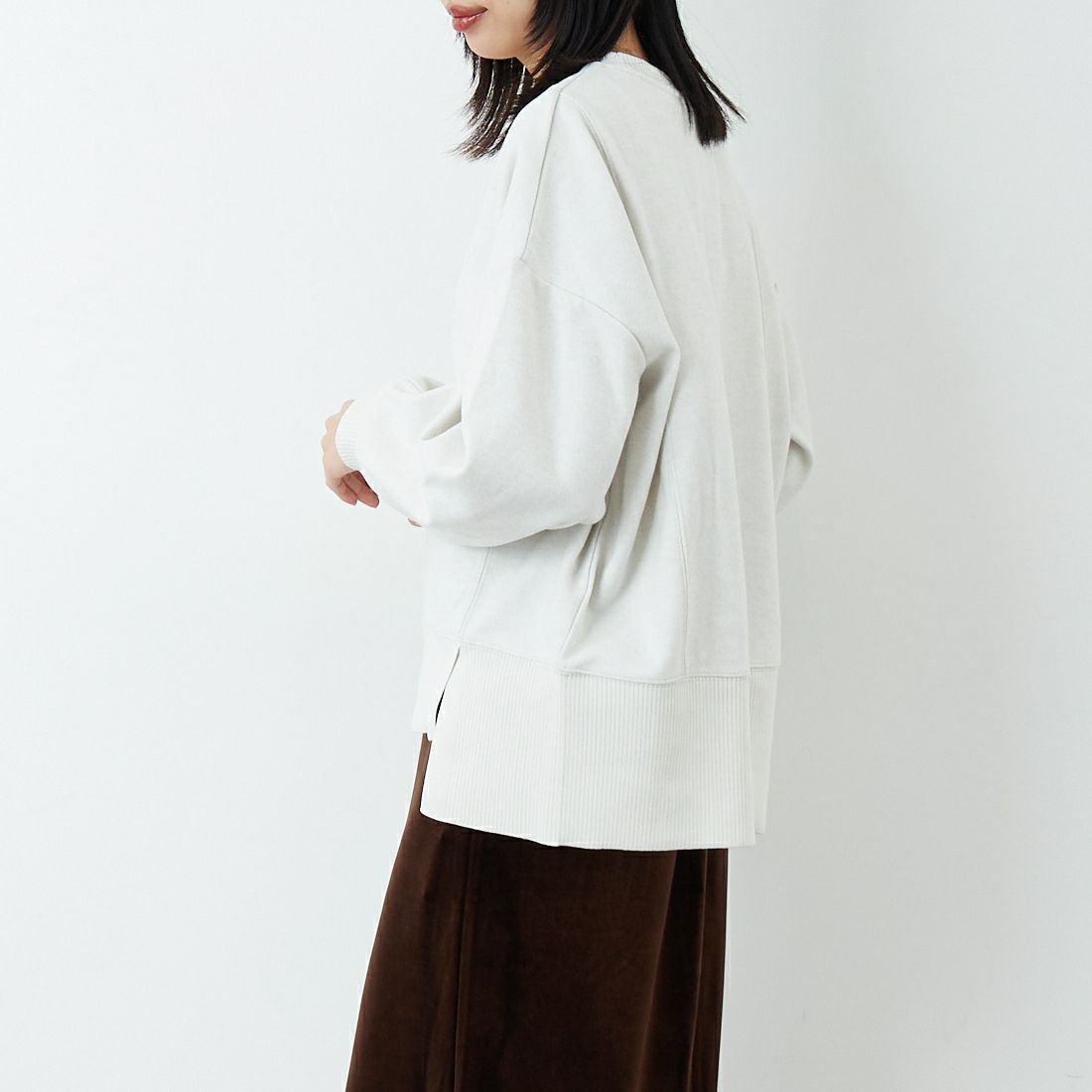 Jf Ready Made [ジェイエフレディメイド] 圧縮起毛サイド切替プルオーバー [3225750] ｱｲﾎﾞﾘｰ &&モデル身長：162cm 着用サイズ：F&&