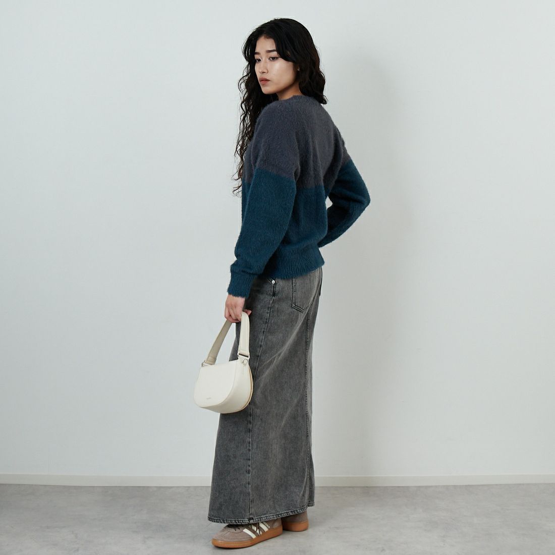 Jf Ready Made [ジェイエフレディメイド] シャギーツートンクルーネックニット [725807]CHR/GRN &&モデル身長：162cm 着用サイズ：F&&