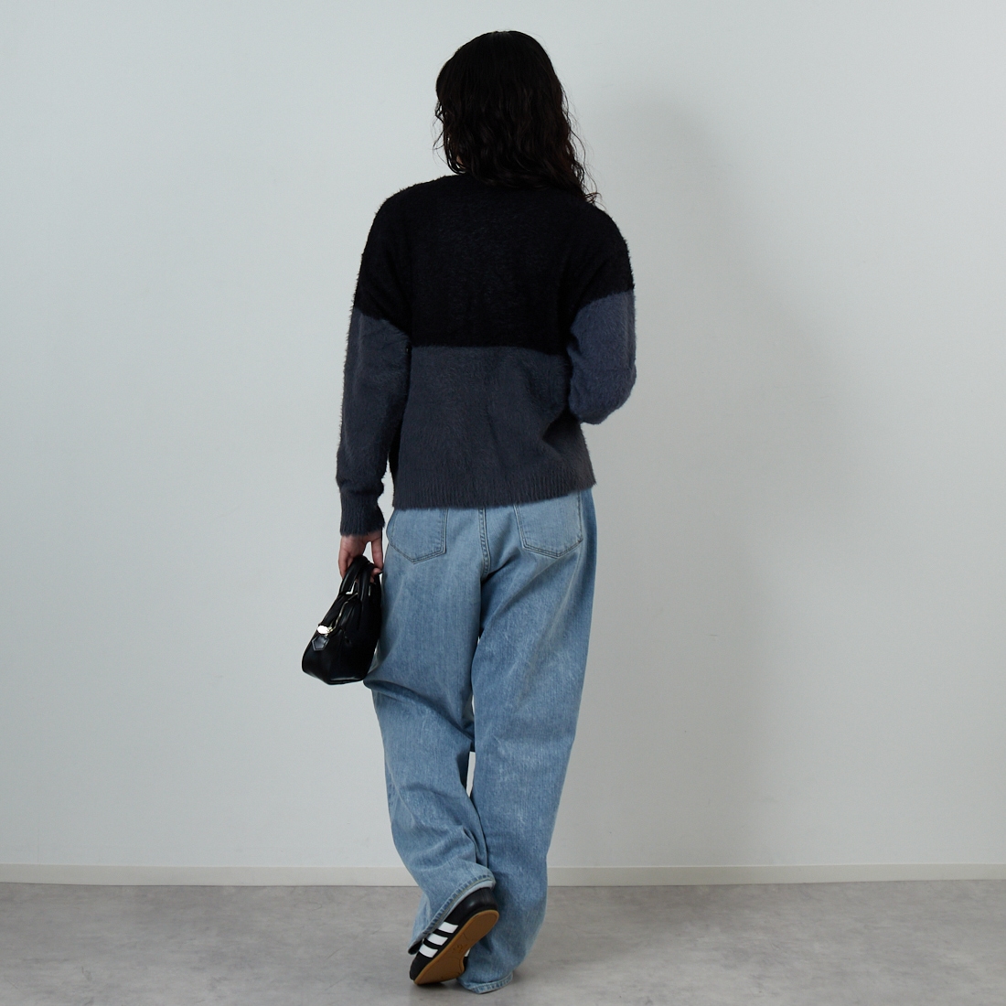 Jf Ready Made [ジェイエフレディメイド] シャギーツートンクルーネックニット [725807]BLK/CHR &&モデル身長：162cm 着用サイズ：F&&