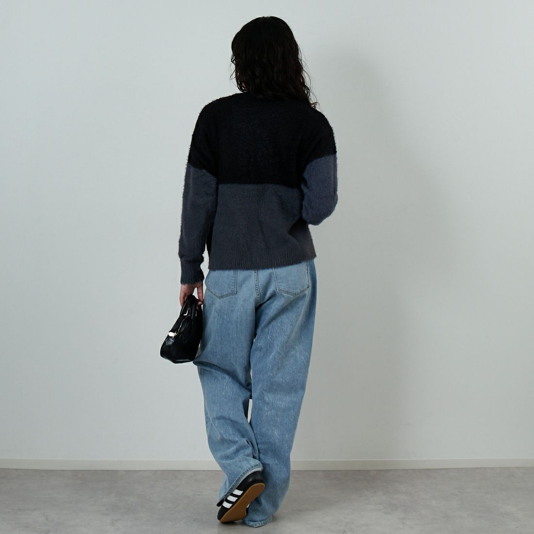 Jf Ready Made [ジェイエフレディメイド] シャギーツートンクルーネックニット [725807]BLK/CHR &&モデル身長：162cm 着用サイズ：F&&