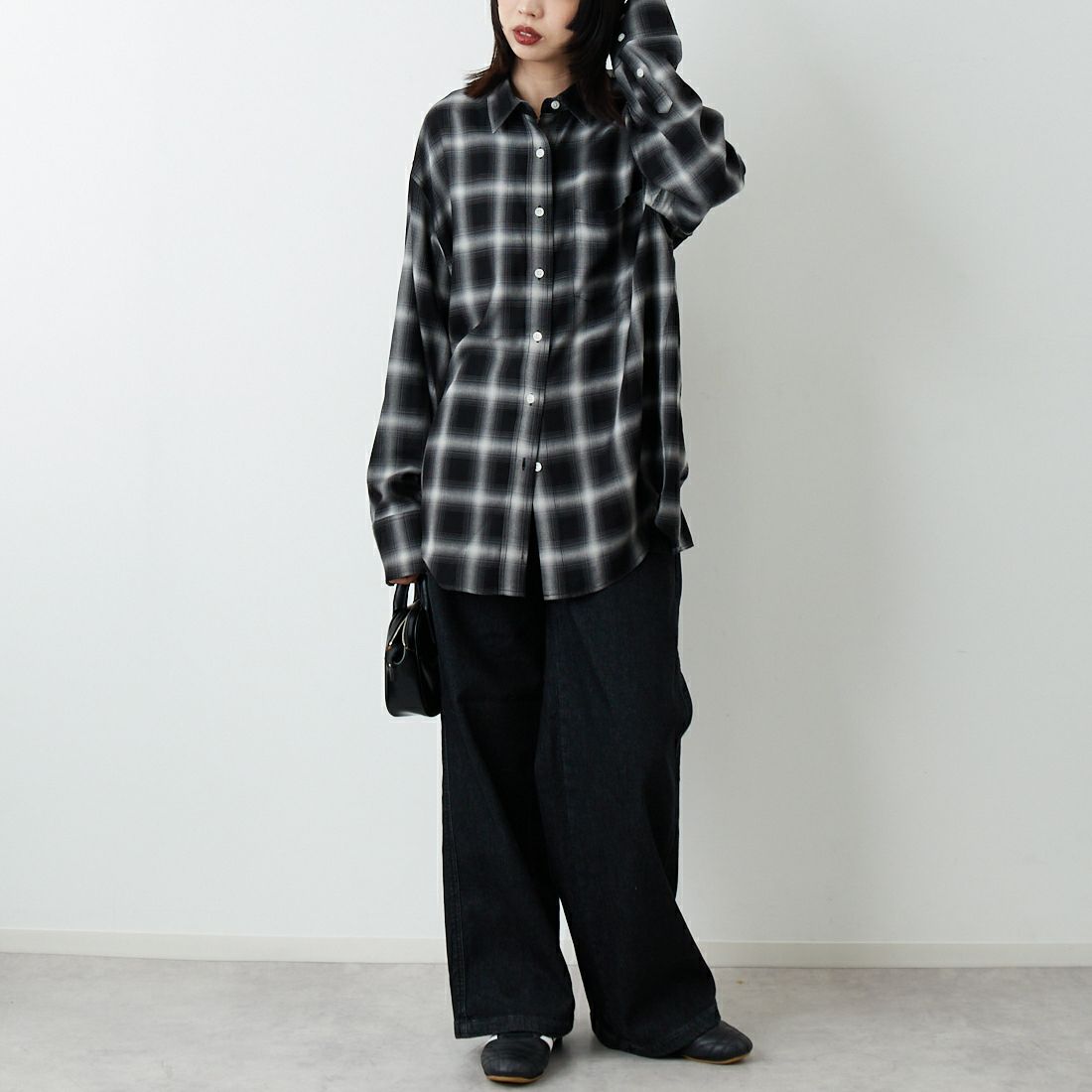 emmi [エミ] チェックオーバーシャツ [13WFB254049] BLK &&モデル身長：162cm 着用サイズ：F&&