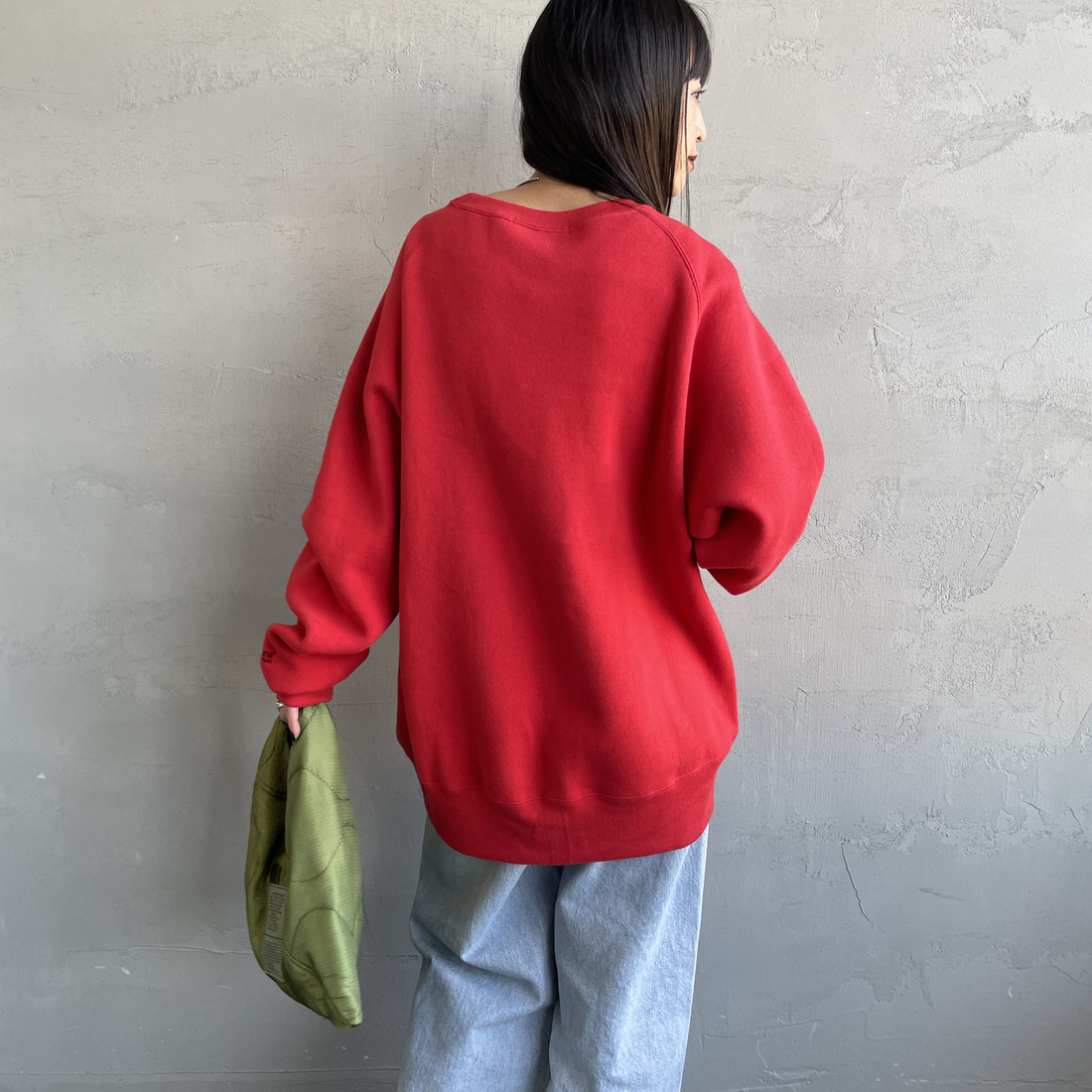 Americana [アメリカーナ] ボリュームスリーブ クルーネックスウェット [BRF-797A-1] ﾚｯﾄﾞ &&モデル身長：150cm 着用サイズ：ONE SIZE&&