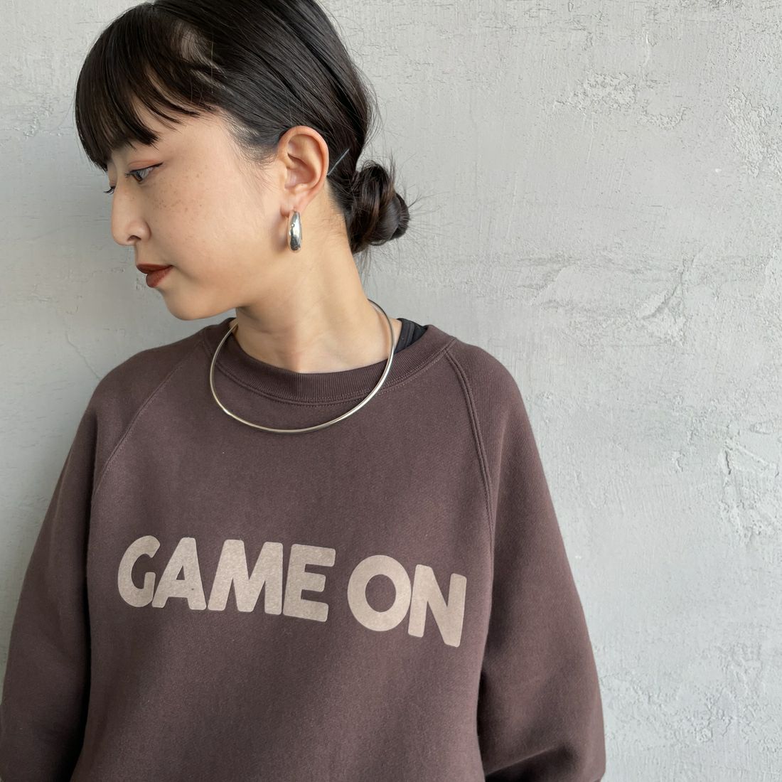 Americana [アメリカーナ] ボリュームスリーブ クルーネックスウェット [BRF-797A-1] Dﾌﾞﾗｳﾝ &&モデル身長：150cm 着用サイズ：ONE SIZE&&