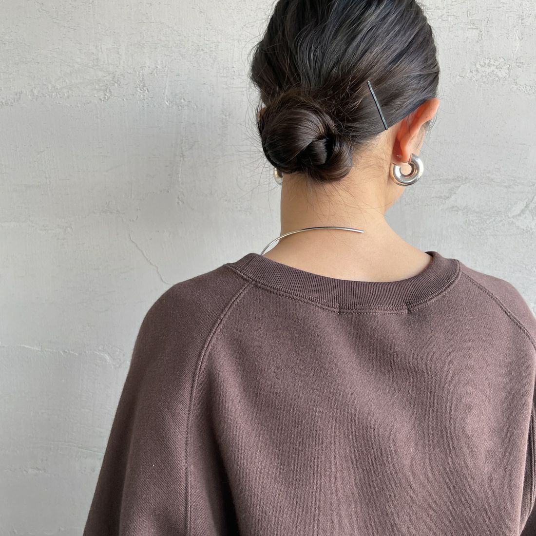 Americana [アメリカーナ] ボリュームスリーブ クルーネックスウェット [BRF-797A-1] Dﾌﾞﾗｳﾝ &&モデル身長：150cm 着用サイズ：ONE SIZE&&