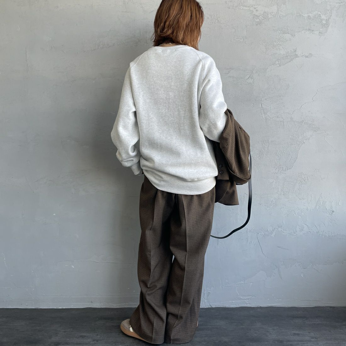 Americana [アメリカーナ] ボリュームスリーブ クルーネックスウェット [BRF-797A-1] ｱｯｼｭ &&モデル身長：158cm 着用サイズ：ONE SIZE&&