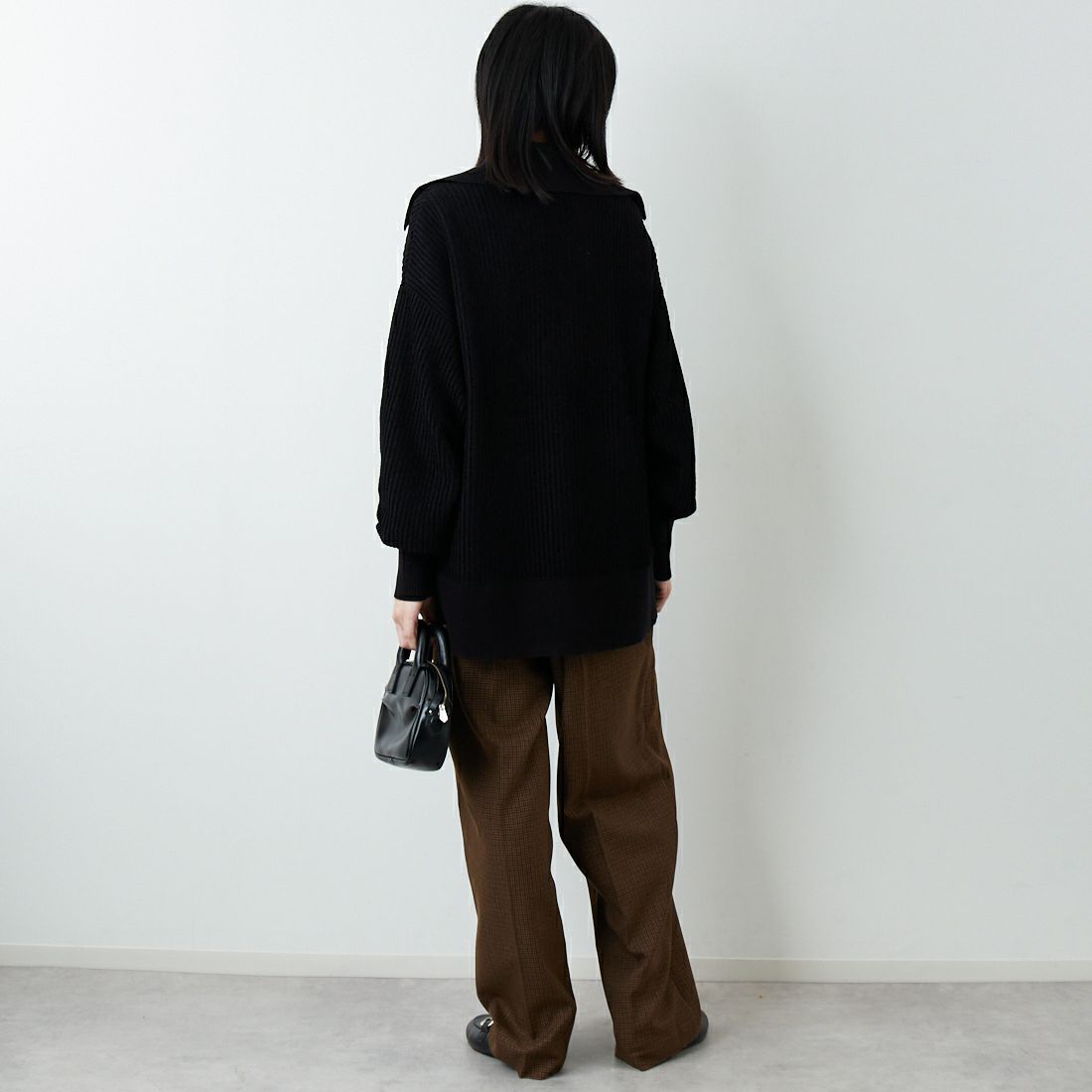 RIM.ARK [リムアーク] ベーシックカラーリブプルオーバー [460JSL70-2271] BLK &&モデル身長：162cm 着用サイズ：F&&