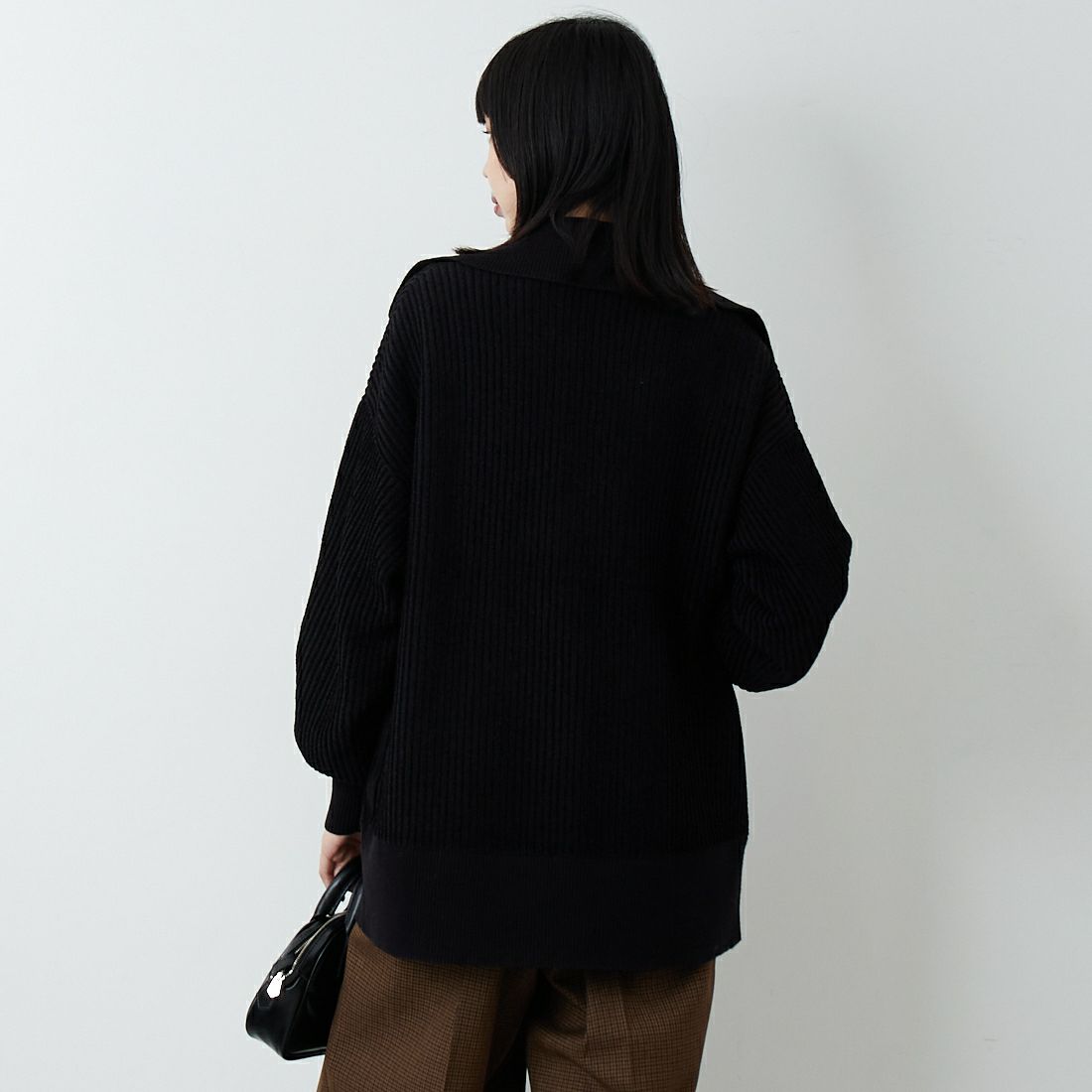 RIM.ARK [リムアーク] ベーシックカラーリブプルオーバー [460JSL70-2271] BLK &&モデル身長：162cm 着用サイズ：F&&