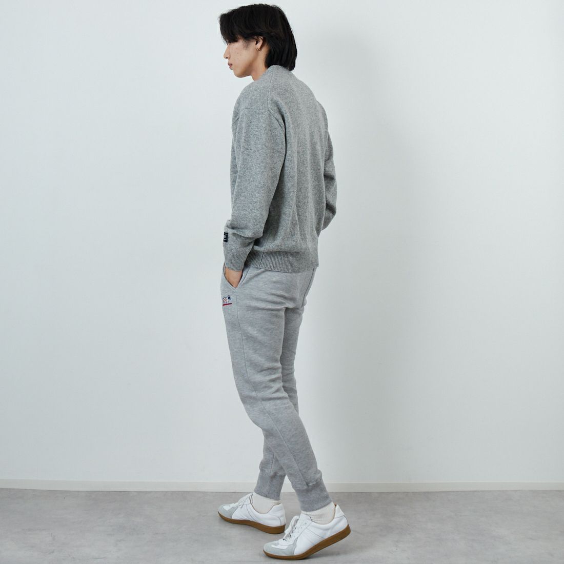 The Endless Summer [エンドレスサマー] BUHI サガラ刺繍ウールニット [AS-25774323] 03 MIX GRY &&モデル身長：179cm 着用サイズ：M&&