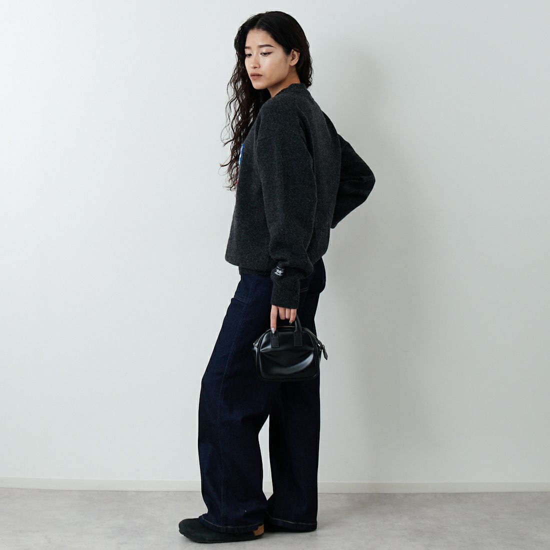 The Endless Summer [エンドレスサマー] BUHI サガラ刺繍ウールニット [AS-25774323] 01 BLACK &&モデル身長：162cm 着用サイズ：S&&