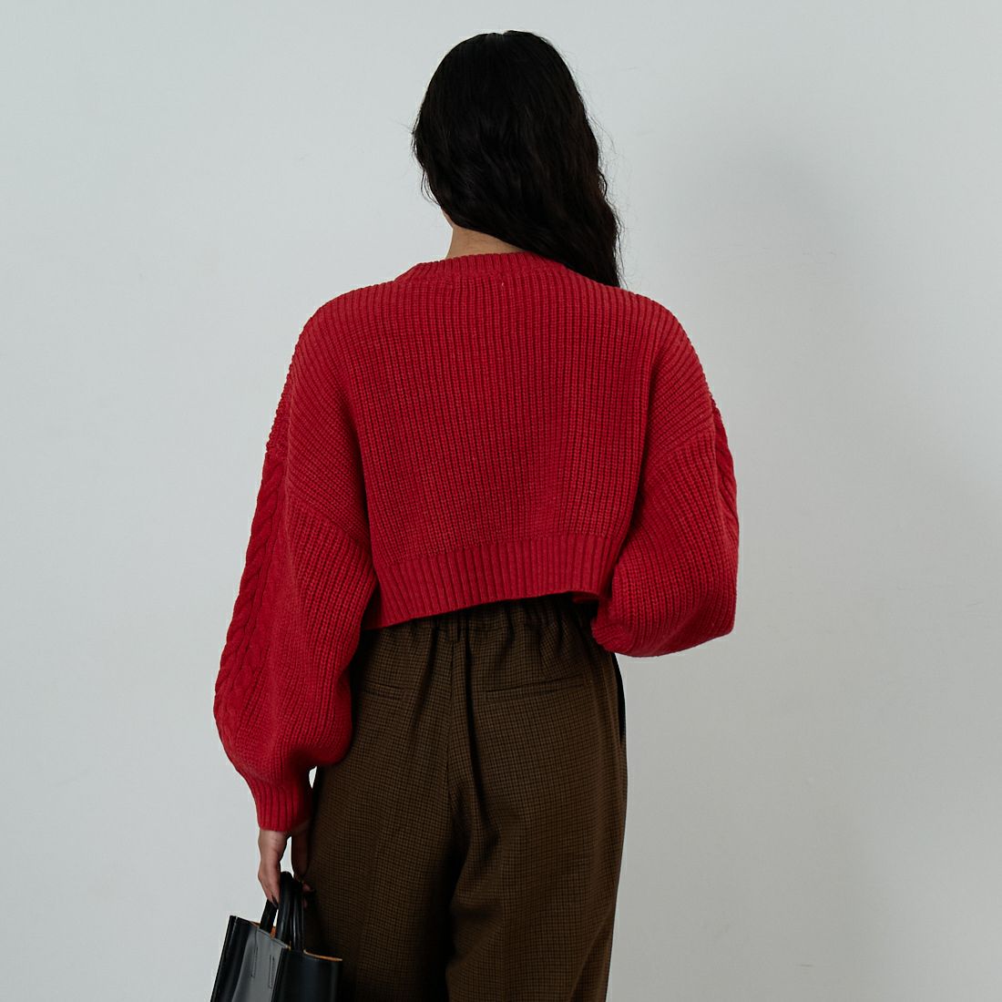 Jf Ready Made [ジェイエフレディメイド] ケーブル編みショート丈クルーネックニット [124803]RED &&モデル身長：162cm 着用サイズ：F&&