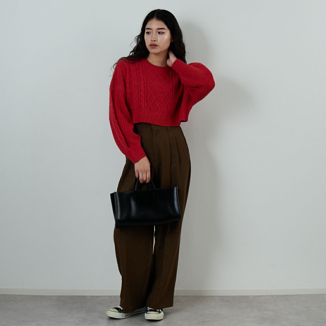 Jf Ready Made [ジェイエフレディメイド] ケーブル編みショート丈クルーネックニット [124803]RED &&モデル身長：162cm 着用サイズ：F&&