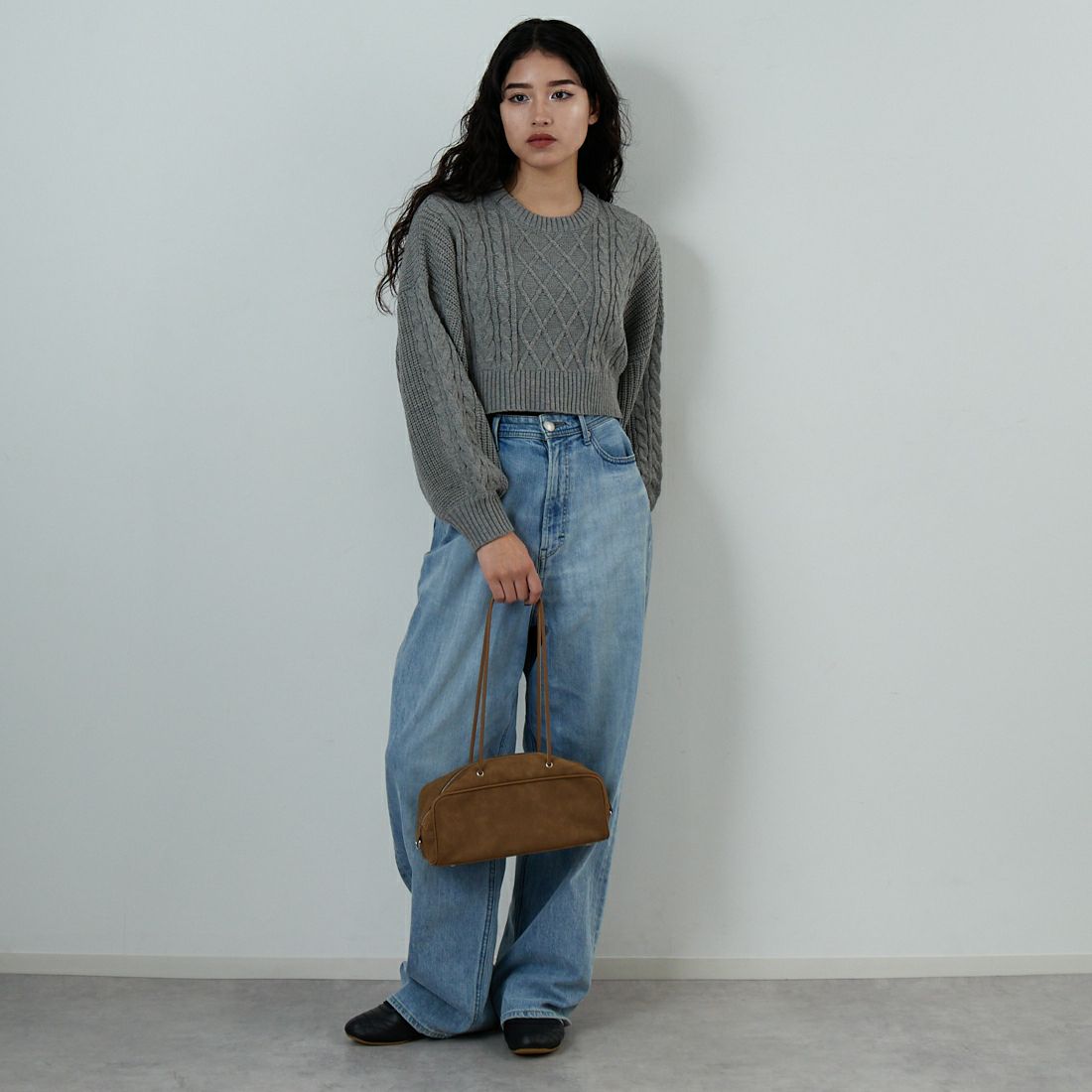 Jf Ready Made [ジェイエフレディメイド] ケーブル編みショート丈クルーネックニット [124803]GRAY &&モデル身長：162cm 着用サイズ：F&&