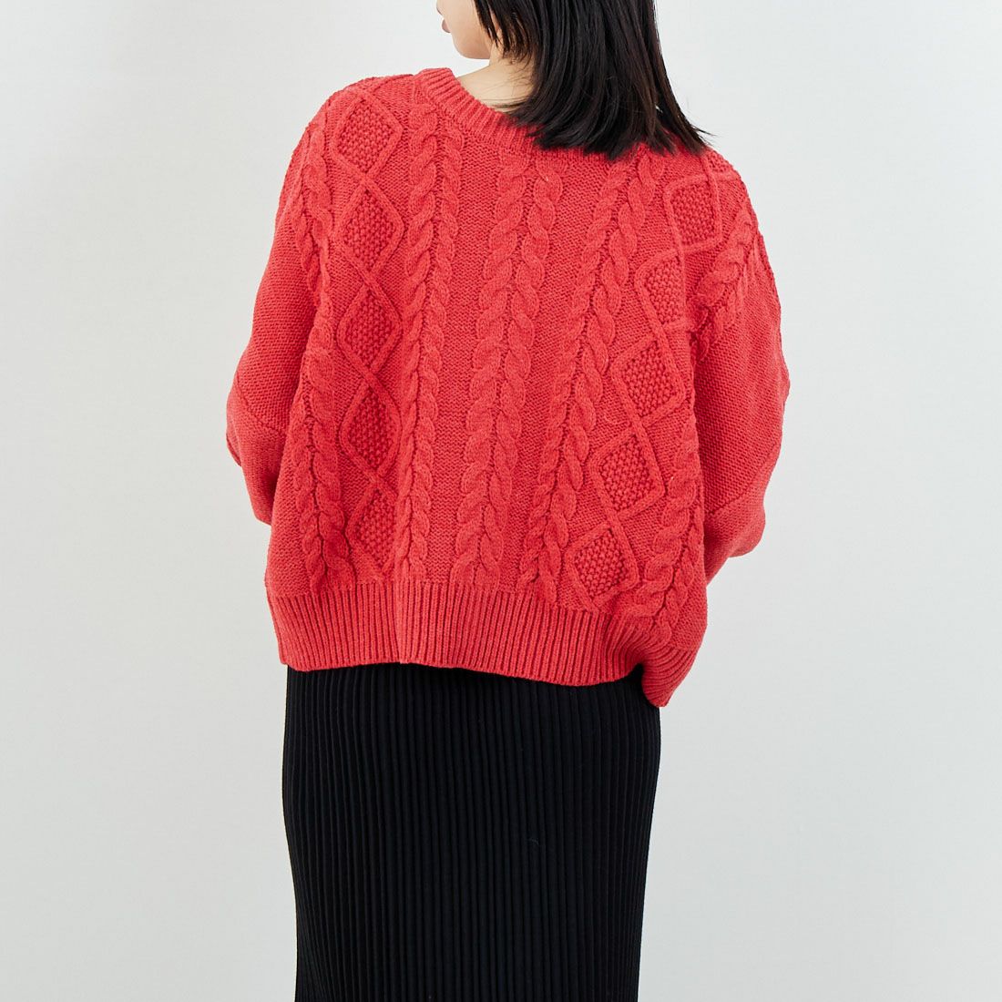 Jf Ready Made [ジェイエフレディメイド] 2WAYケーブル編みショート丈クルーネックカーディガン [123805] RED &&モデル身長：162cm 着用サイズ：F&&