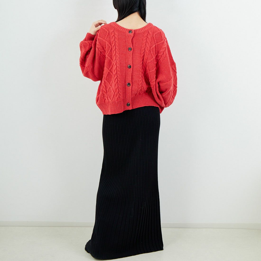Jf Ready Made [ジェイエフレディメイド] 2WAYケーブル編みショート丈クルーネックカーディガン [123805] RED &&モデル身長：162cm 着用サイズ：F&&
